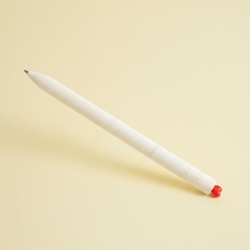 Bolígrafo Kaco minimalista color blanco con detalle de corazón