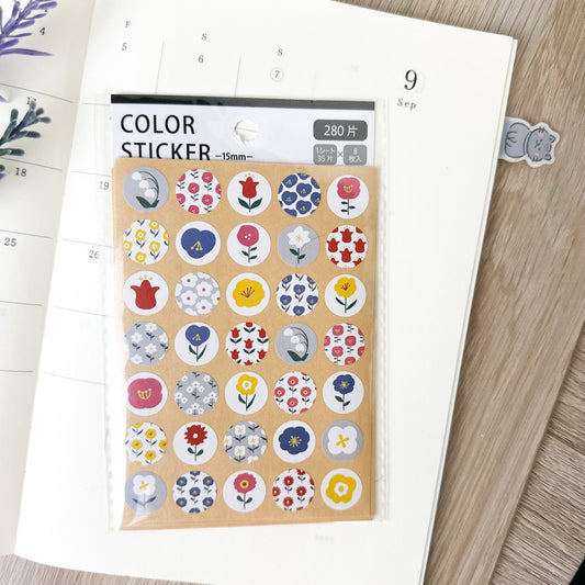 Pegatinas japonesas redondas de 15 mm con estampados florales, sobre agenda abierta