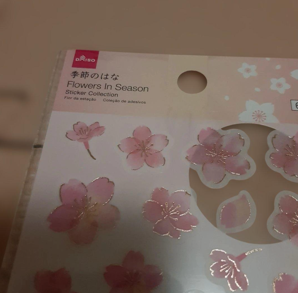 Detalles de las pegatinas de flores de sakura con foil dorado